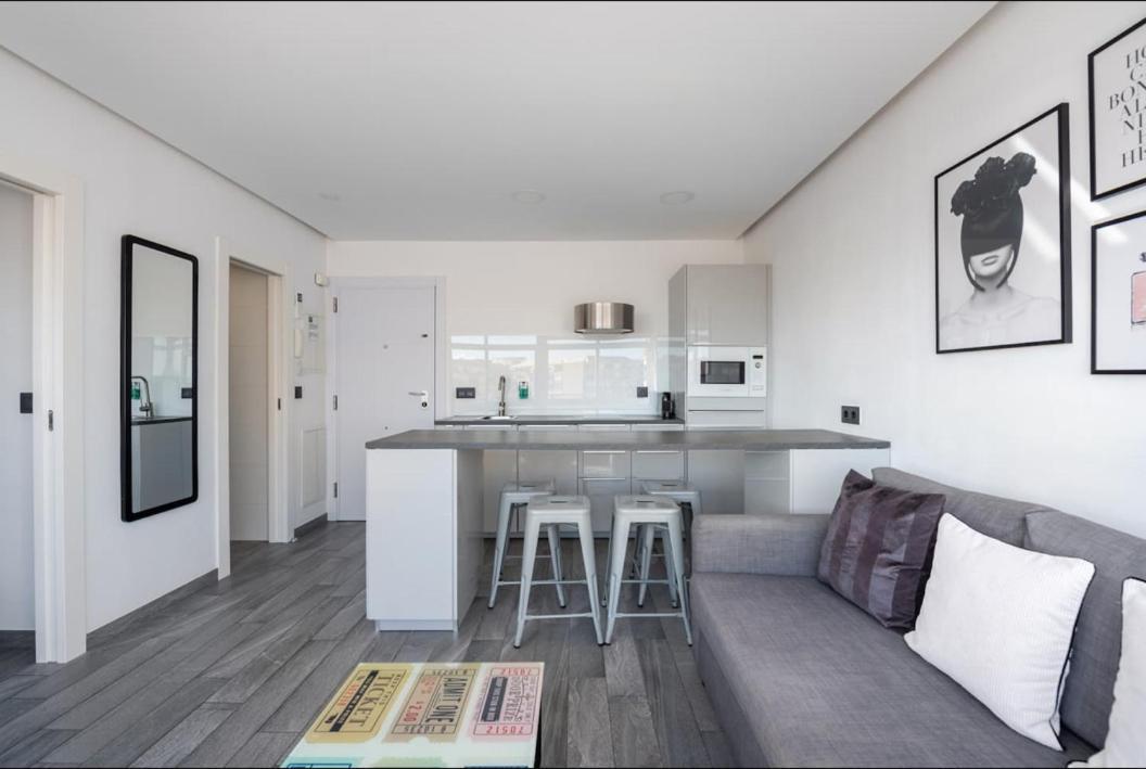 The Black&White Apartment Torremolinos Extérieur photo